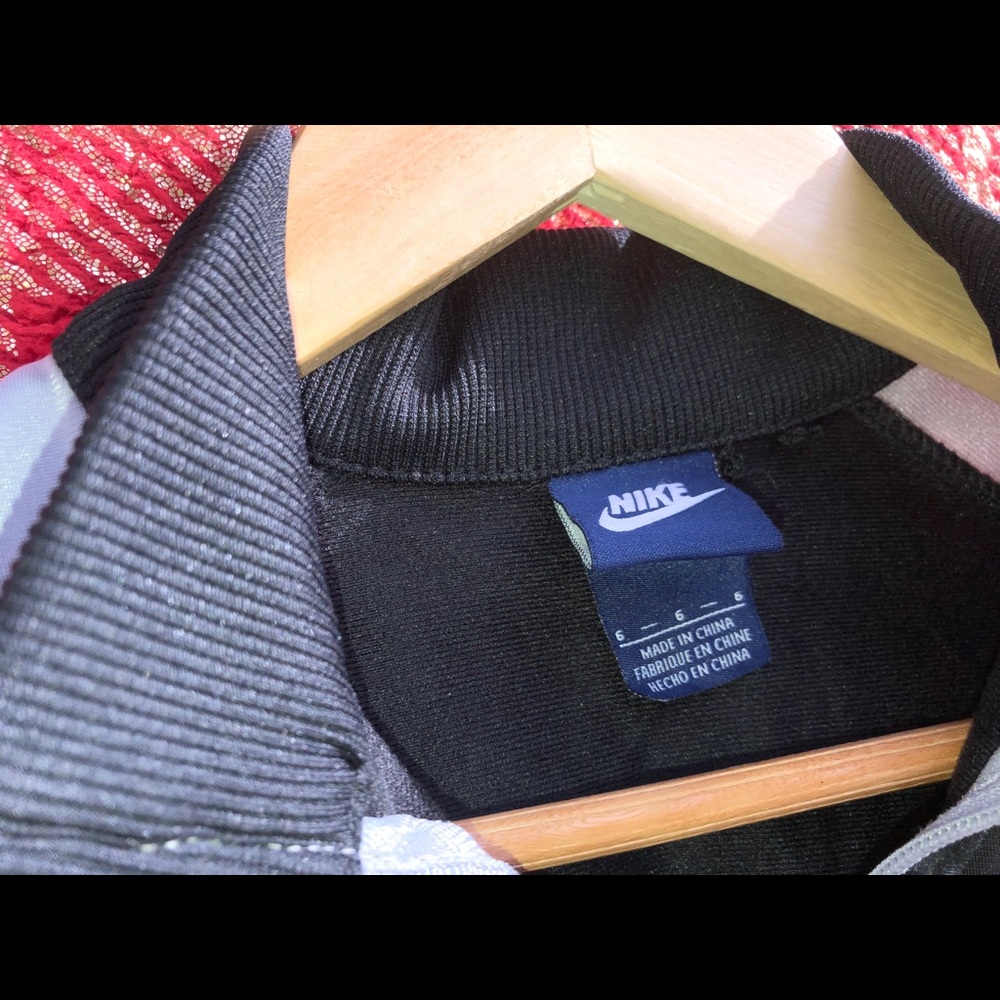 Black Nike Jacket - Picture 4 of 4